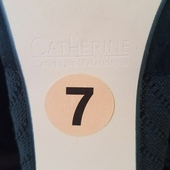 Booties / Heels - Picture 4 of 4